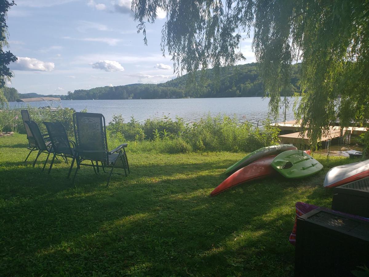 Le Nid doré sur le lac  Val des Monts Extérieur photo
